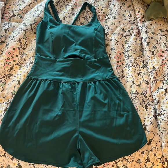 Green exercise/workout romper with cutout in the front. Pocket in the back! - Picture 1 of 6